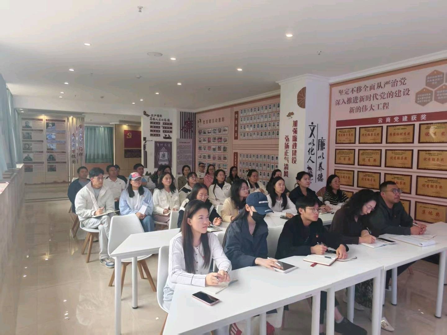 1761905976776050952.jpg 763c3caec570f4cbff696d7dd6f71b9.jpg