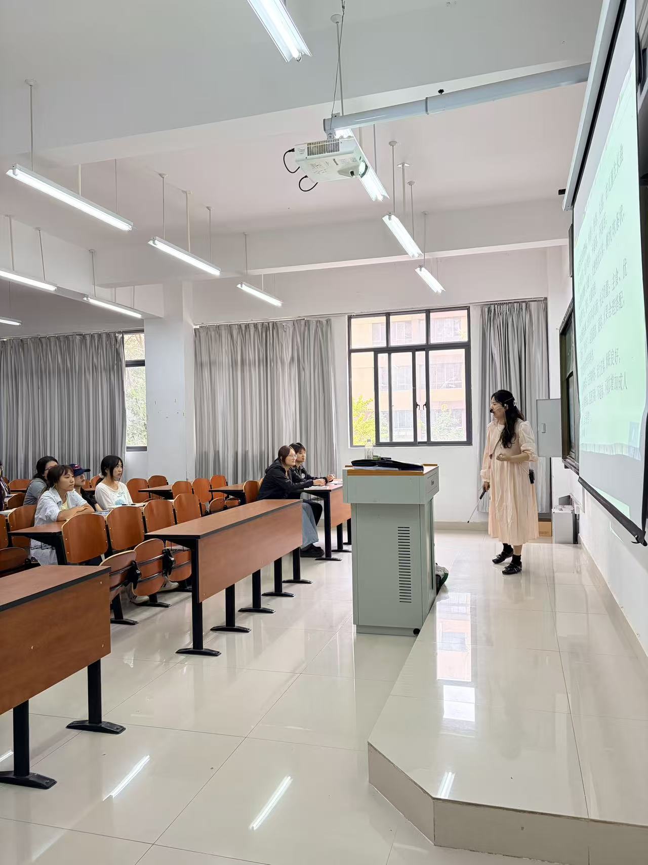 严抓教学督导，筑牢质量根基｜智慧健康医学院开展2026年秋季学期首轮教学查课督导工作